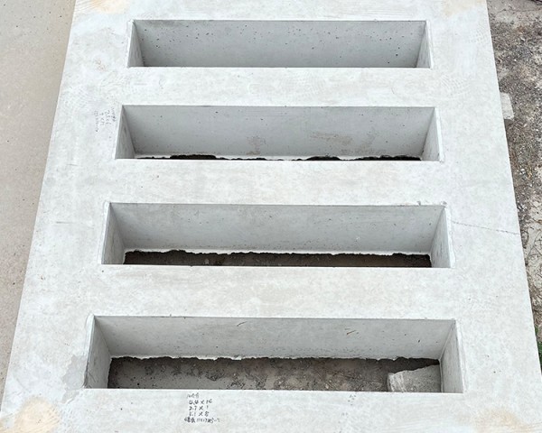 預(yù)制海邊防護柵欄板